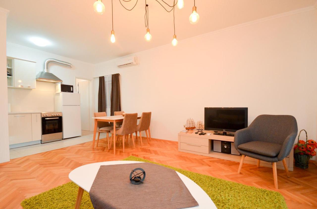Tea Apartment โกตอร์ ภายนอก รูปภาพ